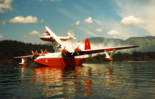 Illustration for article titled The Comprehensive Flight Club Guide To Damn Near Every Firefighting Aircraft